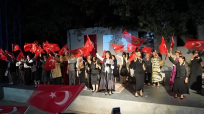 Burhaniye'de "Düşten Düşünceye Zamansız Kadınlar"gösterimi