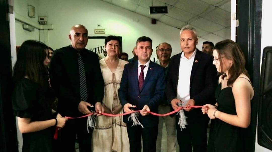 Abidin Pak-Pakmaya Anadolu Lisesi’nden sanat dolu yıl sonu etkinliği