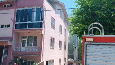Dursunbey’de yangında ev harabeye döndü