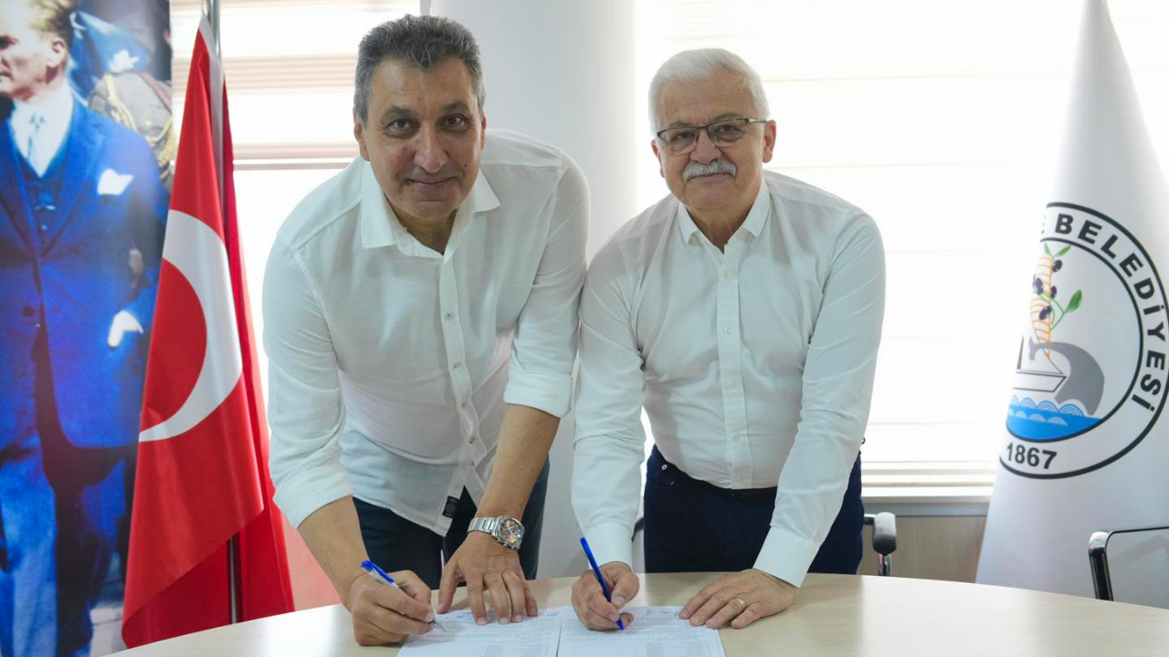 Aslan Yol Burhaniye Belediyespor'da Başantrenör Mustafa Seçerlioğlu dönemi başladı