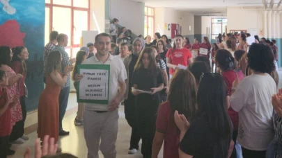 75. Yıl Ortaokulu’nda 8. sınıflara "Sevgi Koridoru"