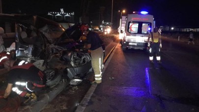 Bandırma’da ticari araç hurdaya döndü