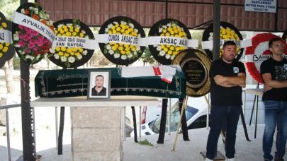 Ayvalık'ta genç iş insanı Murat Ustalı son yolculuğuna uğurlandı