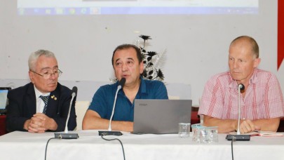 Burhaniye’de “Avrupa’da Ve Ülkemizde Voleybolda Kadının Yeri” konulu panel düzenlendi