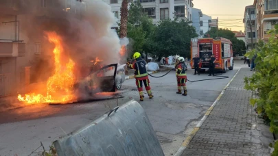 Balıkesir'de park halindeki araçta yangın