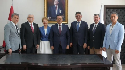 Burhaniye Belediyesi’nden yeni kaymakama ziyaret