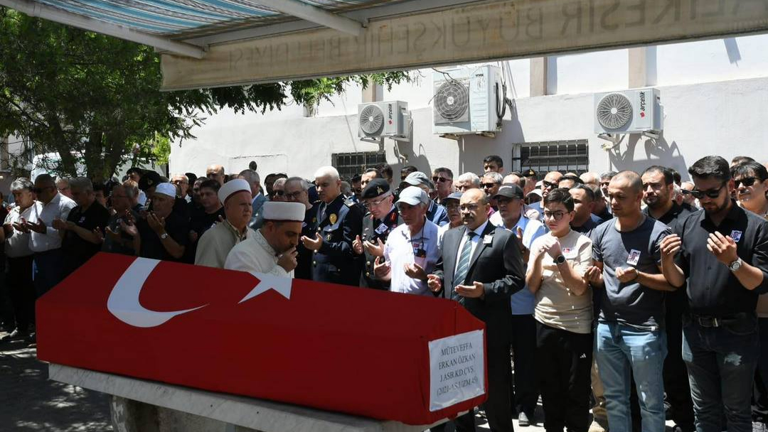 Jandarma Astsubay hüzünle toprağa verildi