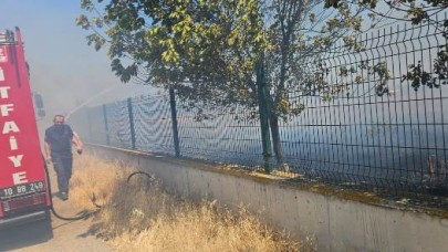 Altıeylül’de okul bahçesinde yangın çıktı