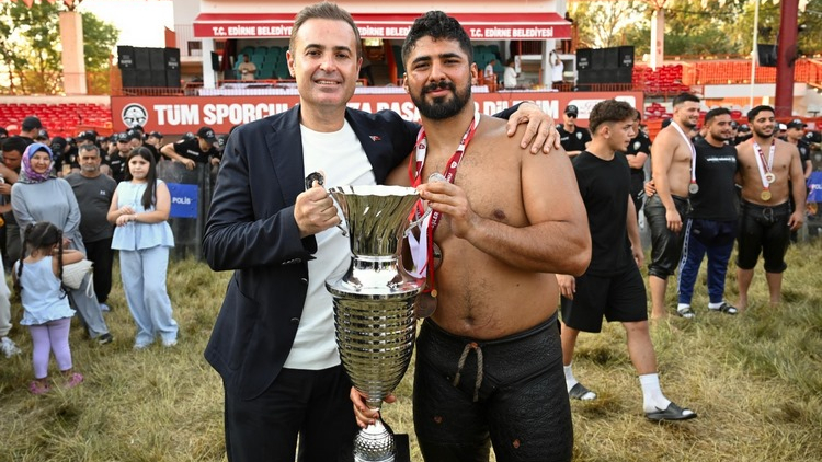 Kurtdereli’nin Torunları Başkan Akın’la Zirveye Yürüyor