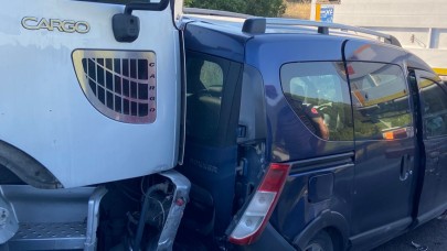 Balıkesir'de zincirleme kaza: 6 araç birbirine girdi