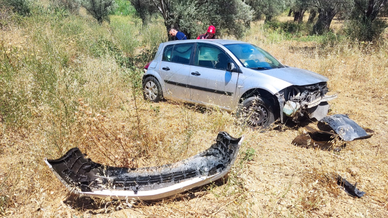 Burhaniye'de araç şarampole uçtu: 1 yaralı