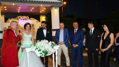 Gazi Eren Kalkan ve Aylin Değerli'ye mutluluklar dilediler