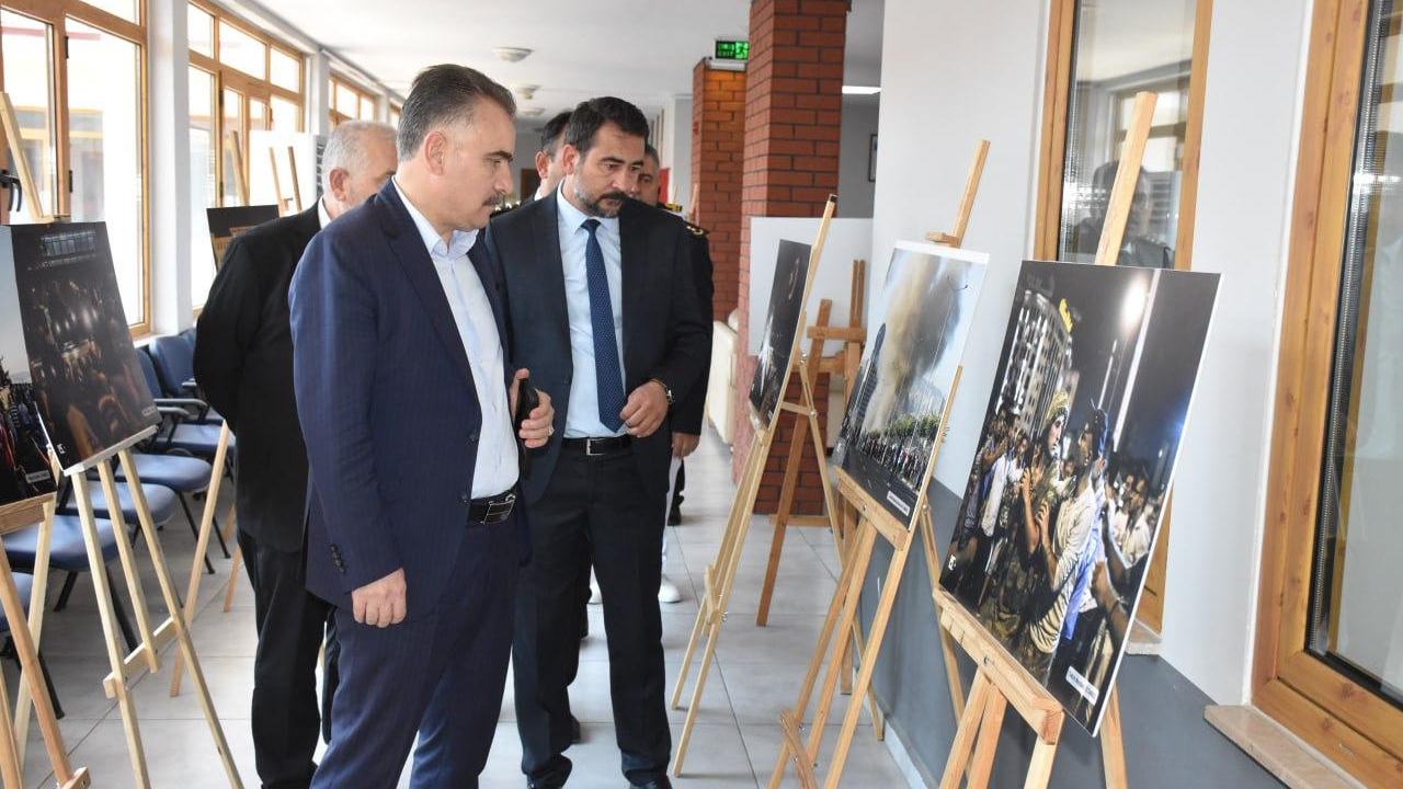 Edremit'te "15 Temmuz" temalı fotoğraf sergisi