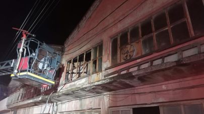 Karesi'de marangozhane yangını