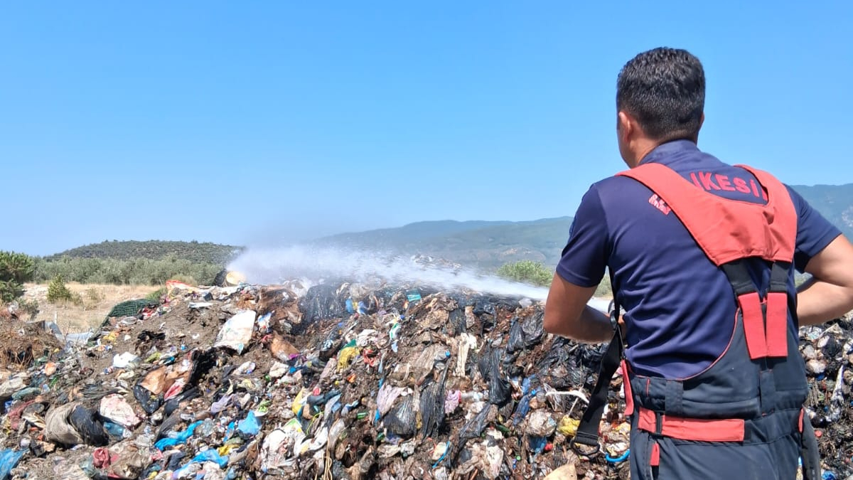 Edremit’te çöplük yangını