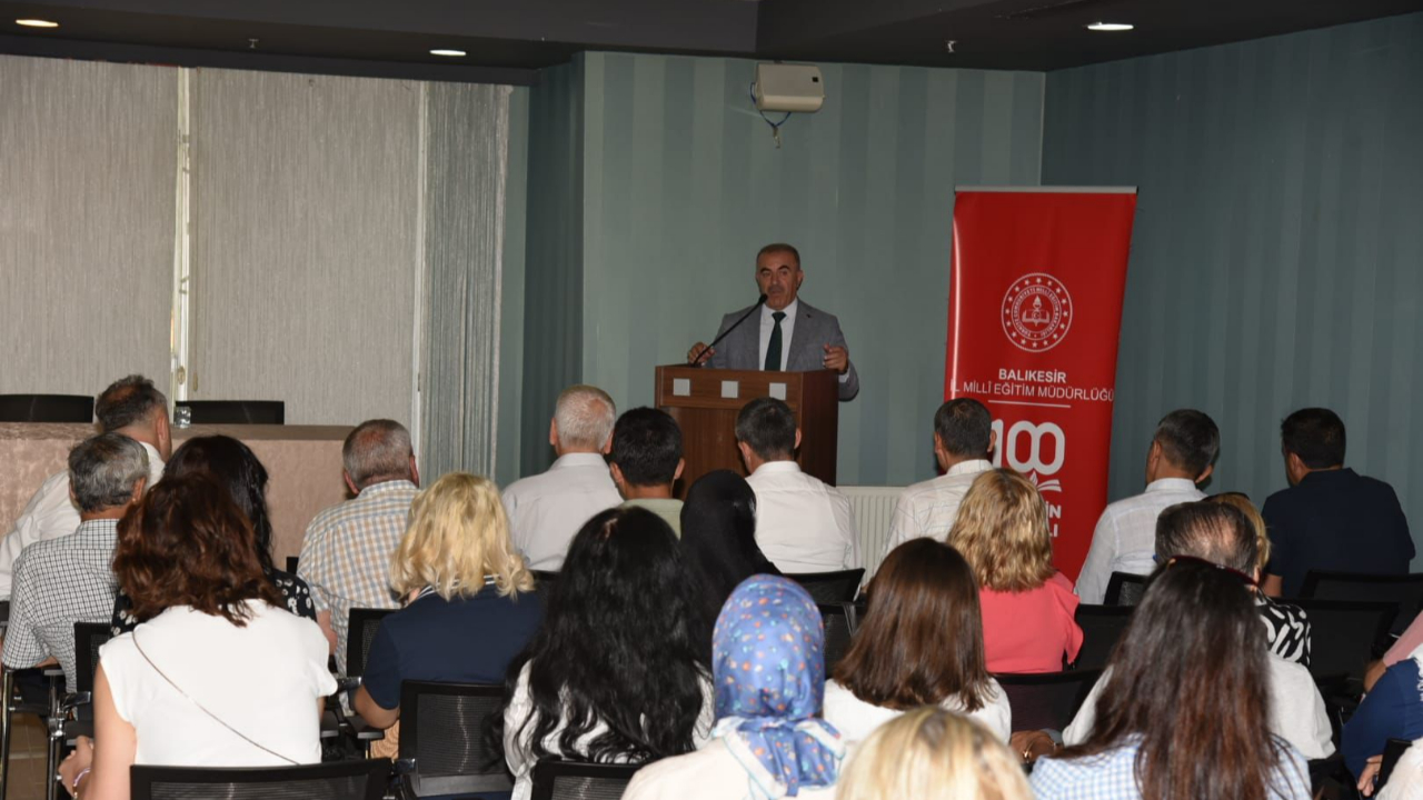 Balıkesir Millî Eğitim ailesi değerlendirme toplantısında buluştu