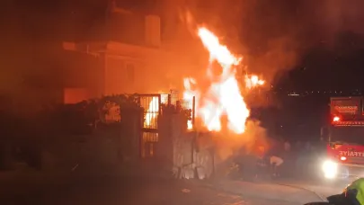 Balıkesir Ayvalık’ta korkutan depo yangını