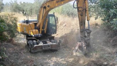 Edremit Yolören'de Dere Yatağı Temizlendi