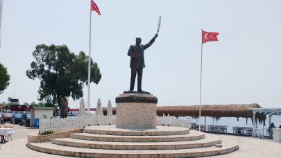 Küçükkuyu'daki Atatürk heykeli: Bir vefa hikayesi