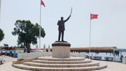 Küçükkuyu'daki Atatürk heykeli: Bir vefa hikayesi