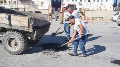 Burhaniye Sanayi Sitesi'nde asfalt yama çalışmaları başladı