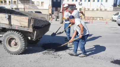 Burhaniye Sanayi Sitesi'nde asfalt yama çalışmaları başladı