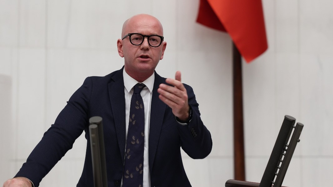 CHP Balıkesir Milletvekili Serkan Sarı: "Gençlerimizin geleceği gasp edildi"