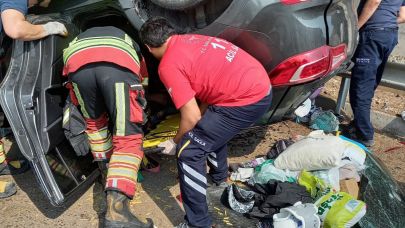 Bandırma'da otomobil ters takla attı: 2 kişi sıkıştı