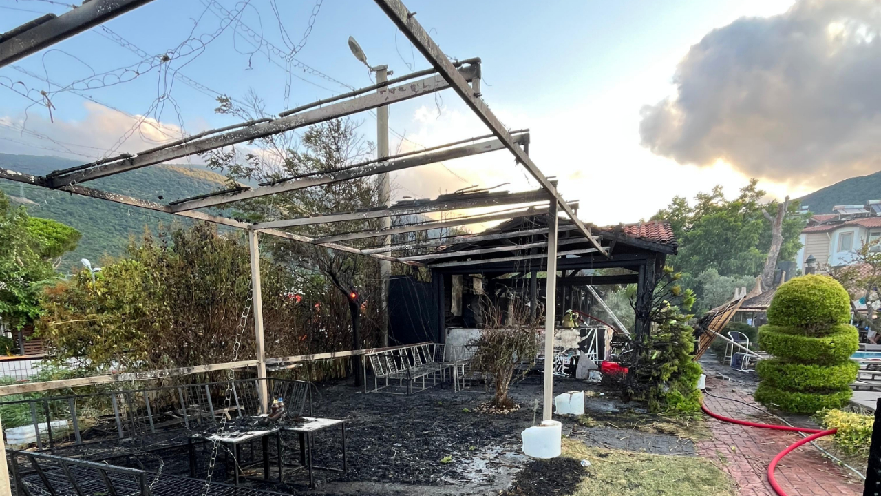 Erdek'te otel bahçesindeki yangın korkuttu
