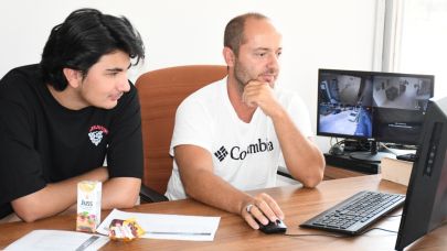 Ahmet Akın tercih sürecinde gençlerin yanında