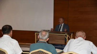 Ayvalık’ta İlçe Millî Eğitim Müdürleriyle değerlendirme toplantısı