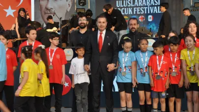 Minik şampiyon raketler Kent Konseyi'ni ziyaret etti