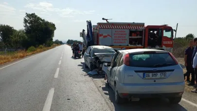Balıkesir Altıeylül’de araçlar kafa kafaya çarpıştı: 1 ölü, 1 yaralı