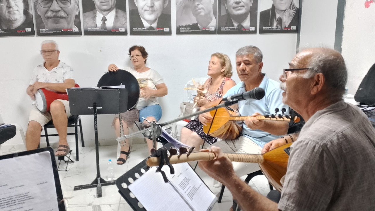 Ezgi Müzik Grubu'ndan sanatseverlere muhteşem konser