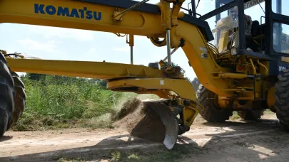 Tarla ve zeytinlik yollarına Büyükşehir dokunuşu