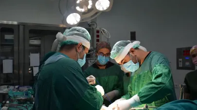 Balıkesir Atatürk Şehir Hastanesi'nde bir ilk: Sistektomi ameliyatı gerçekleştirildi
