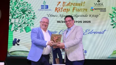 7. Edremit Kitap Fuarı’nda 5. gün: Şiirden panele, türkülerden müziğe