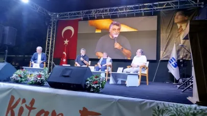 Edremit 7. Kitap Fuarı 6. gününde imza kuyrukları kapı dışına taştı