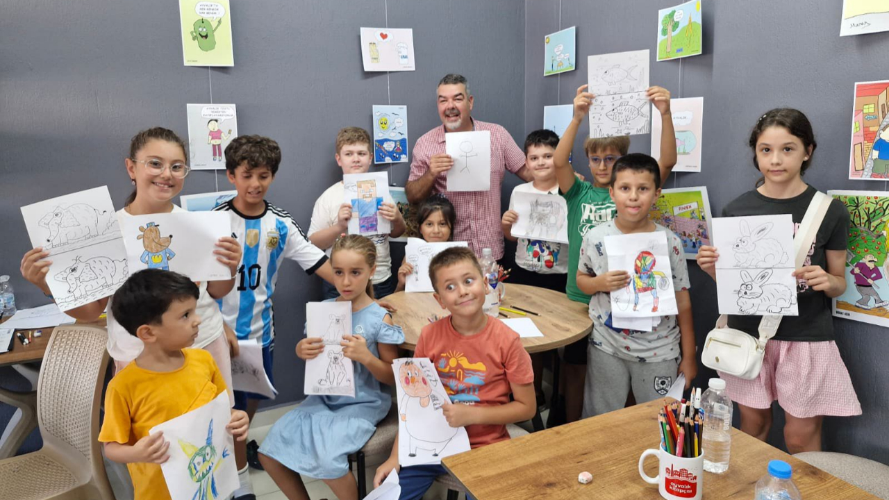 Karikatür Atölyesi minik sanatçıların ilgi odağı oldu