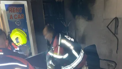 Burhaniye'de büro alev aldı