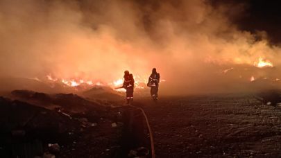 Edremit'te çöp yangını korkuttu