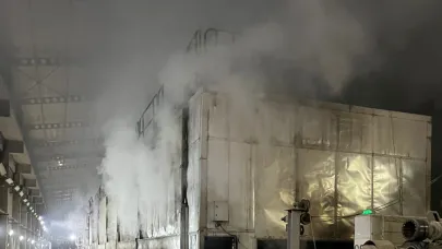 Altıeylül'de fabrika dumanla kaplandı