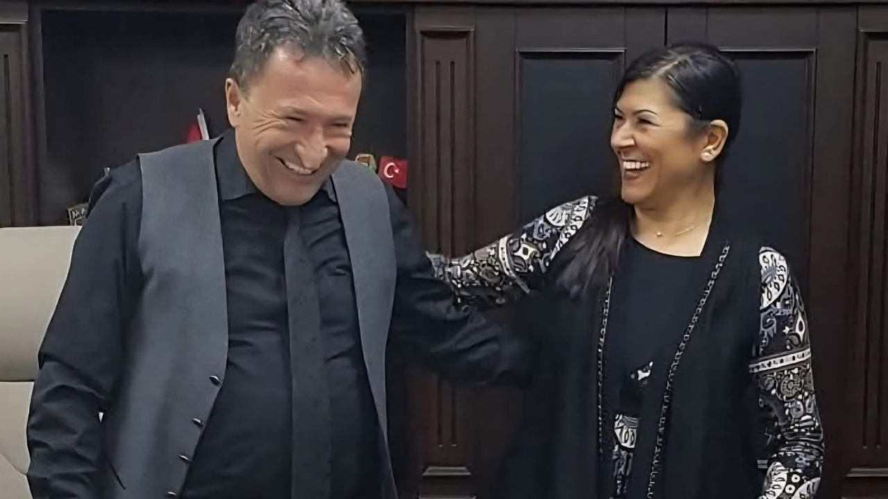 Edremit'te acı kayıp: Kamil Saka’nın eşi Günseli Saka hayatını kaybetti