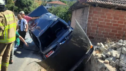 Sındırgı'da araç yol kenarındaki çukura düştü: 1 yaralı