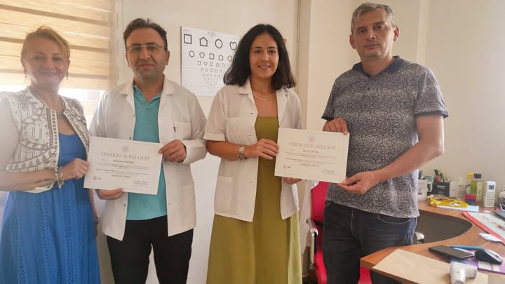 Edremit'te örnek sağlık kahramanlarına ödül'