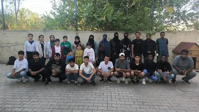 Yunanistan’a Kaçmak Üzere olan 28 Kişi Jandarma'ya Yakalandı!
