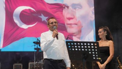 Ayvalık’ın, 15 Eylül kurtuluşunun 103’üncü yılı kente yakışır bir atmosferde kutlandı