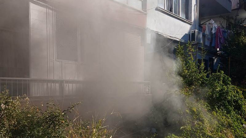 Ayvalık’ta Kuş Malzemesi Bulunan Depoda Yangın