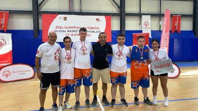 Edremit MTAL Basketbol Takımı Türkiye Şampiyonu Oldu