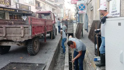Burhaniye'de menfez ve mazgal temizlikleri başladı